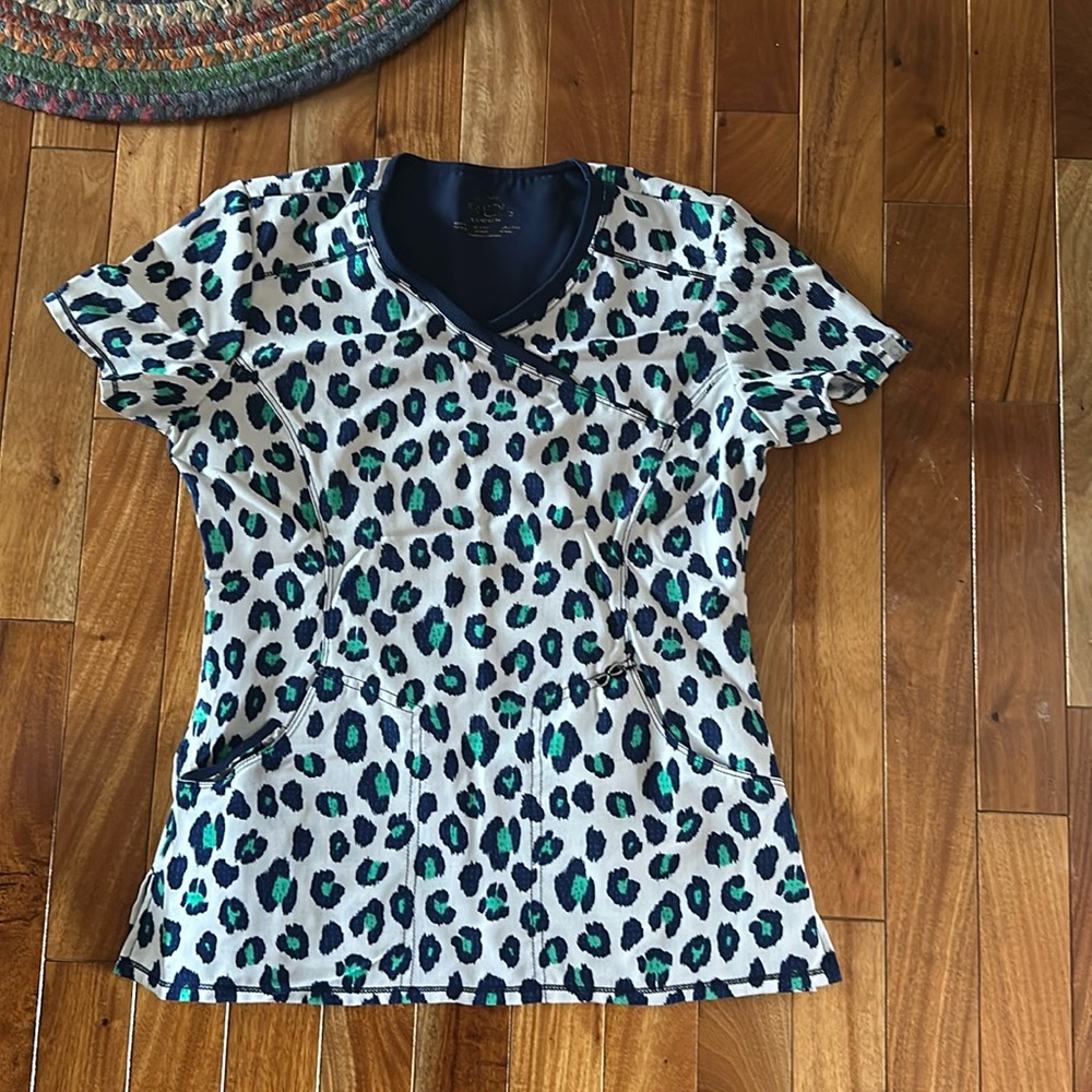 Cherokee Scrub Top- infinity line